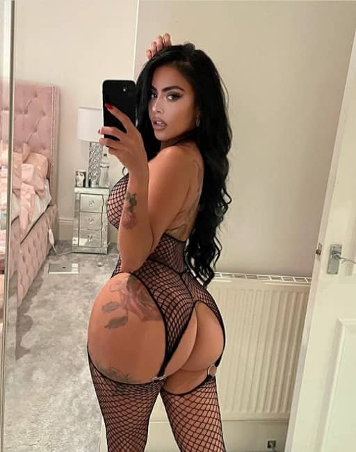 Dubai escort girl 🔥🔥my name is carina 😋😋Good service🍸🍸Waiting for you to discover😜💞💞
