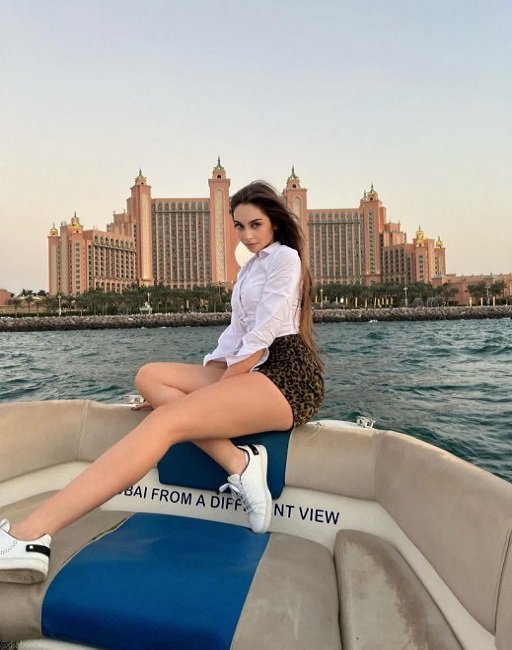 Dubai escort girl Elisa