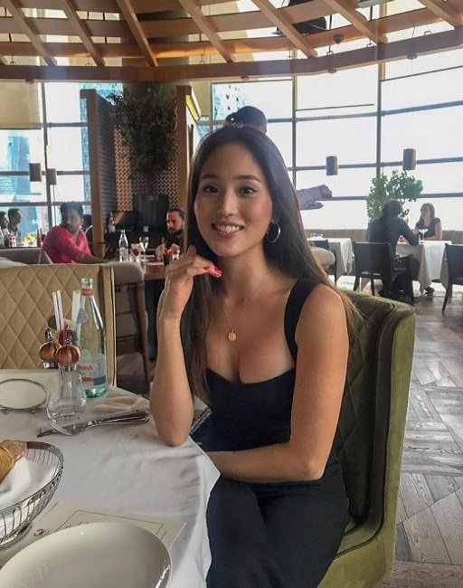 Dubai escort girl LESBIAN DUO KRIS and KATE